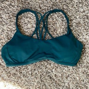 Lululemon free to be sports bra